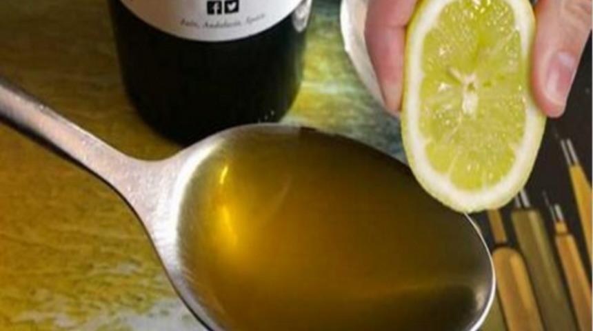 G&uuml;nde Sadece 1 Yemek Kaşığı Zeytinyağı ve Limonun Etkilerine İnanamayacaksınız!