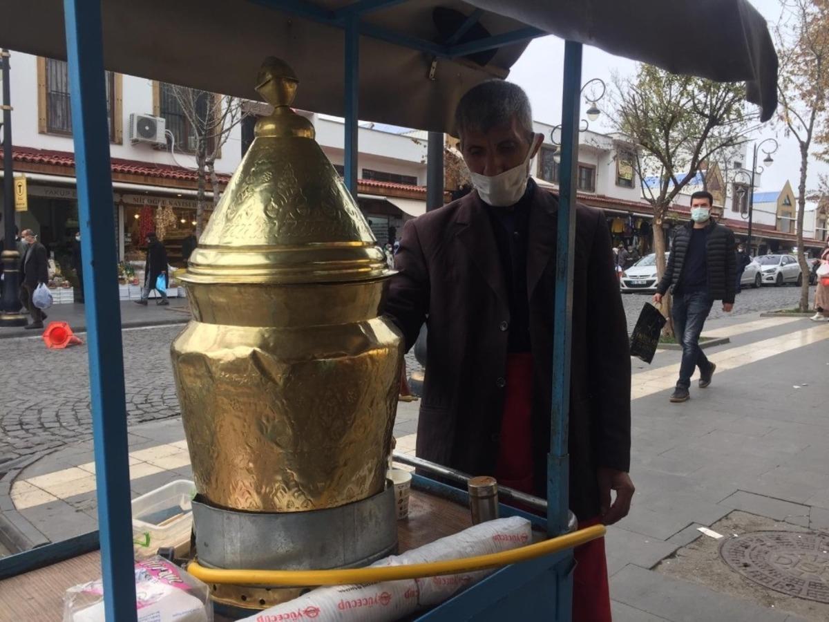 Kış aylarının vazge&ccedil;ilmez i&ccedil;eceği salep tezgahlardaki yerini aldı
