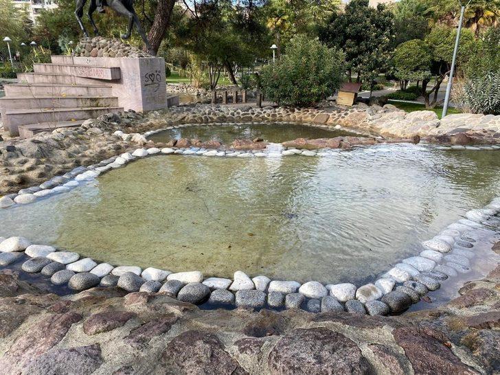 Fatih Parkı’ndaki süs havuzu temizlendi G2