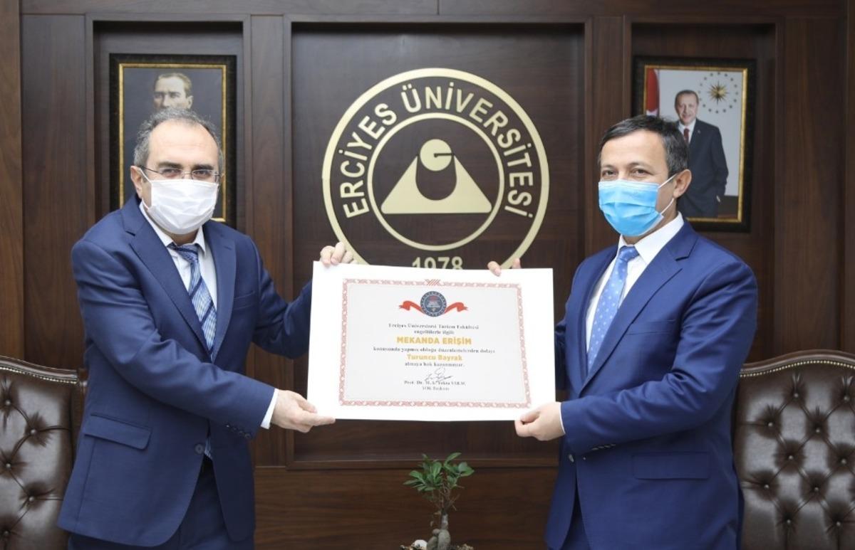 ER&Uuml;&rsquo;ye Turuncu Bayrak Belgesi Verildi