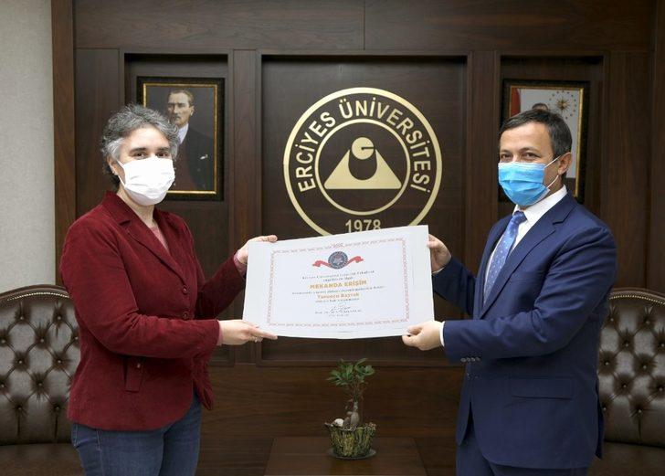 ERÜ’ye Turuncu Bayrak Belgesi Verildi G4