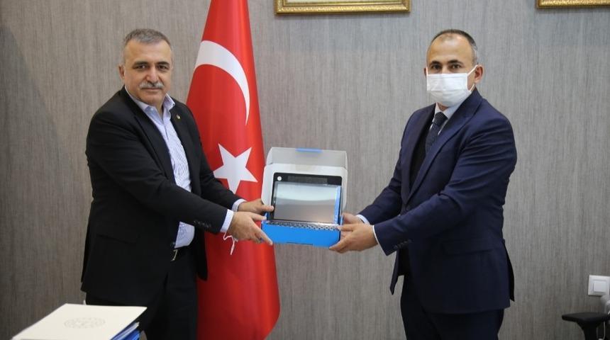 Tokat TSO&rsquo;dan uzaktan eğitime tablet desteği geldi