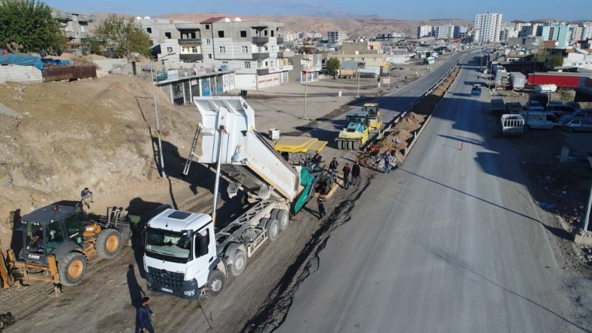 Cizre&rsquo;de yol yapım &ccedil;alışmaları devam ediyor