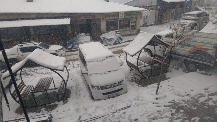 Özalp ilçesinde kar yağışı G3