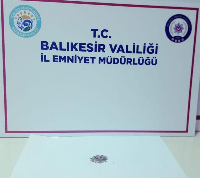 Balıkesir’de polisten 11 kişiye uyuşturucu operasyonu