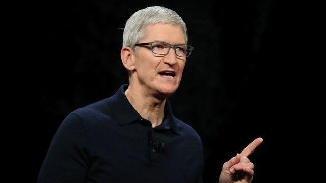 Tim Cook Apple yöneticiliğini 2011 yılında şirketin kurucusu Steve Jobbs'dan devralmıştı