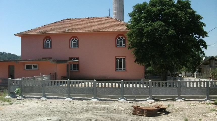 &Ccedil;akırlar Mevki Cami vatandaşlar tarafından imece usul&uuml; yenilendi