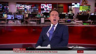 İngiliz spiker Ben Brown, canlı yayında esnerken yakalandı