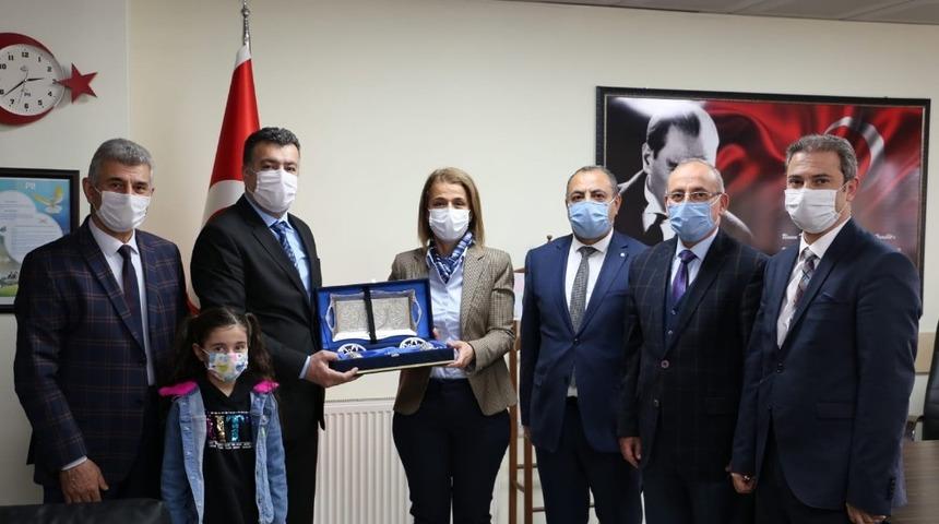 Vali Becel, PTT Başm&uuml;d&uuml;rl&uuml;ğ&uuml;n&uuml; ziyaret etti