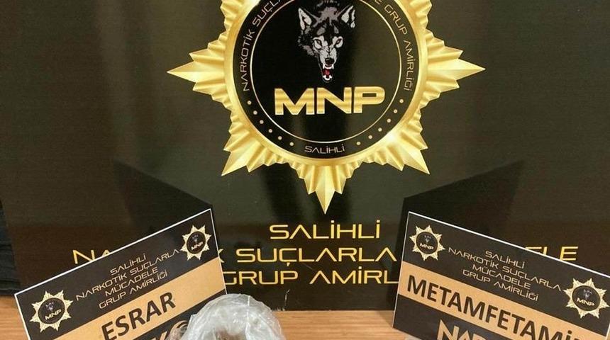 Otomobilde uyuşturucuyla yakalanan 2 kişi tutuklandı