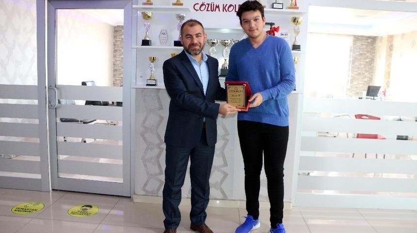 Sağlık &ccedil;alışanlarının sorunlarını kısa filmle anlattı