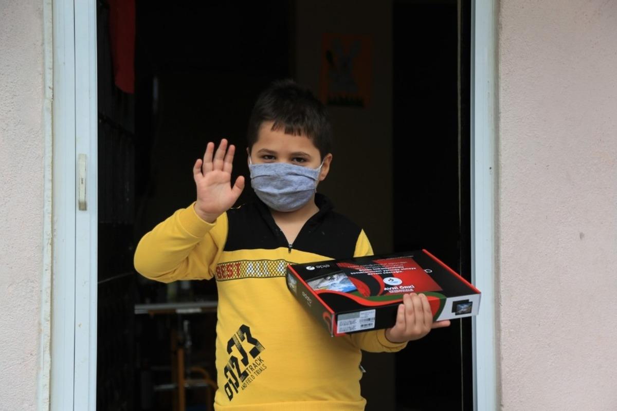 2 bin &ouml;ğrenci uzaktan eğitim ile ilk defa tanıştı