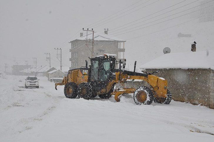 Yüksekova’da karla mücadele çalışması G3