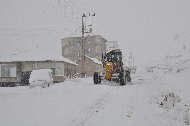 Yüksekova’da karla mücadele çalışması G4