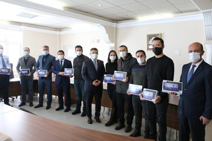 Erciş’te 586 öğrenciye tablet desteği G3