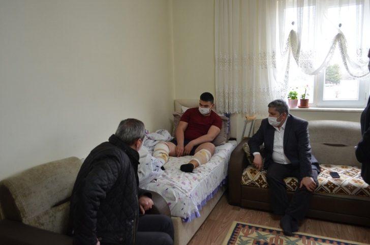 Başkan Altun’dan köpek saldırısında yaralanan gence ziyaret G2