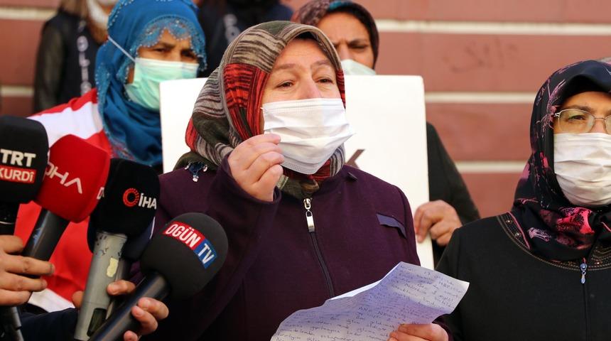 Evlat nöbetindeki anne: DNA testi yapılana kadar öldüğüne inanmayacağım