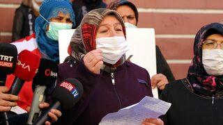 Evlat nöbetindeki anne: DNA testi yapılana kadar öldüğüne inanmayacağım