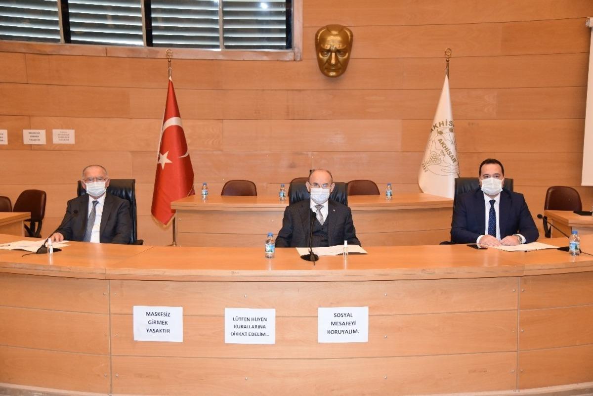 Vali Karadeniz &ouml;nce OSB toplantısına katıldı ardından k&uuml;t&uuml;phane a&ccedil;tı