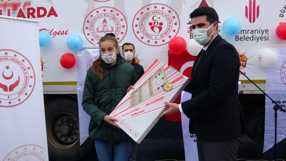 &lsquo;Hediye Karavanı&rsquo;nın 5&rsquo;inci durağı Muş oldu