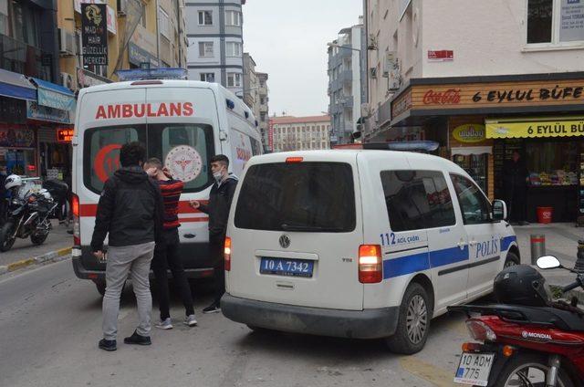 İki arkadaş arasında çıkan kavga kanlı bitti: 1 yaralı