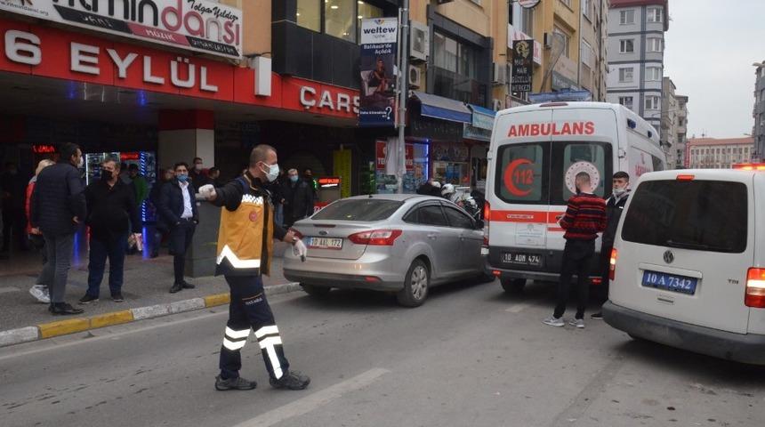İki arkadaş arasında &ccedil;ıkan kavga kanlı bitti: 1 yaralı