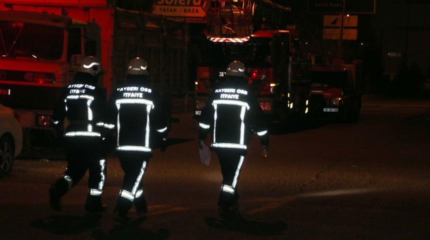 Kayseri’de mobilya ve elyaf fabrikasında yangın