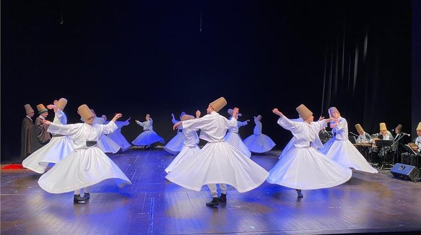 Türkçe Kuran tartışması: Diyanet İşleri, Kur'an-ı Kerim ve ezanın Türkçe okunması için 'caiz değil' dedi