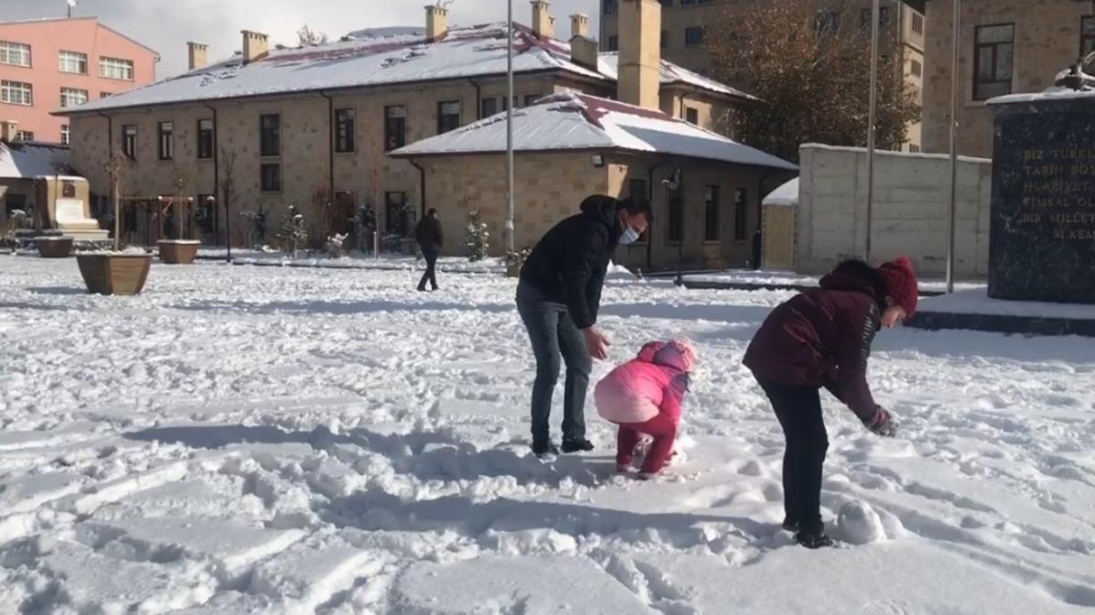 Bayburt beyaza b&uuml;r&uuml;nd&uuml;