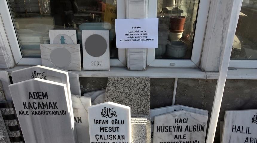 Gören bir daha bakıyor! İş yerine 'Bize daha fazla iş çıkarmayın' uyarısı astı