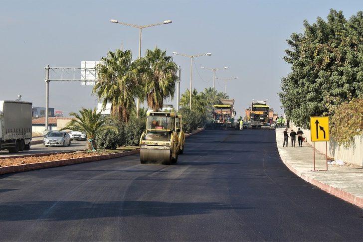 Turgut Özal Bulvarında asfalt çalışması devam ediyor G3