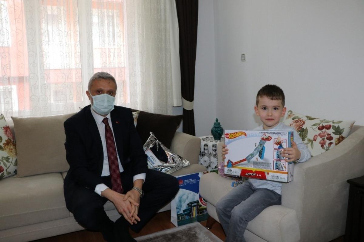 Başkan Bi&ccedil;er&rsquo;den anaokulu &ouml;ğrencisine s&uuml;rpriz ziyaret