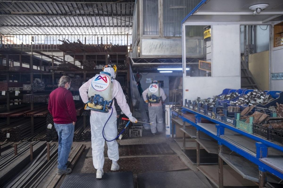 Tarsus Sanayi Sitesi B&uuml;y&uuml;kşehir Belediyesi ekiplerince dezenfekte edildi