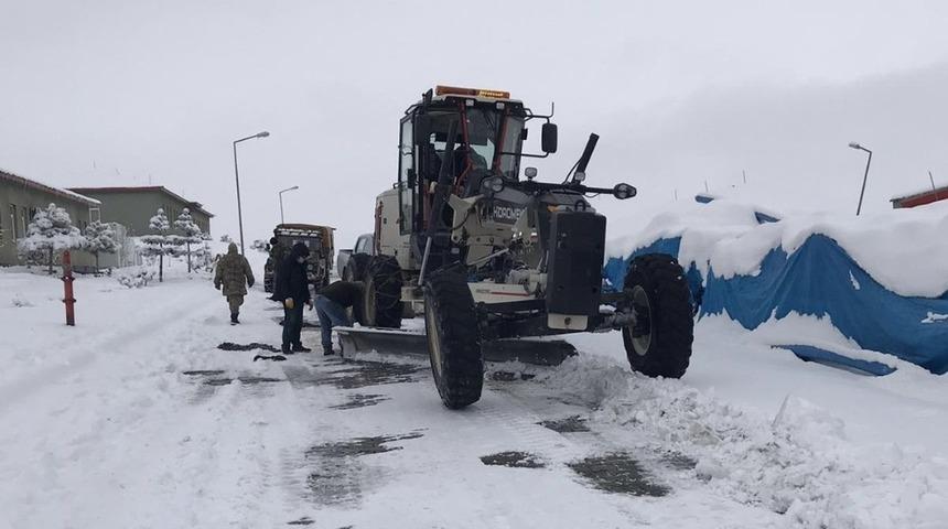 Iğdır&rsquo;da karla m&uuml;cadele &ccedil;alışması