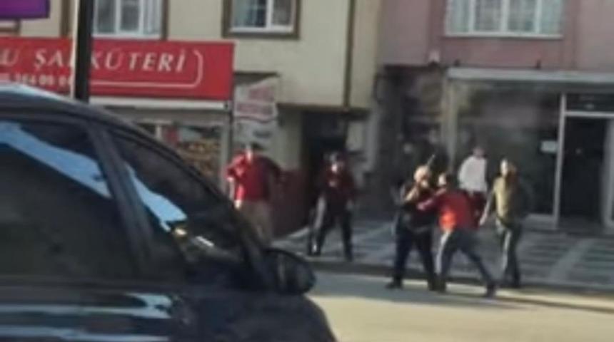 Ümraniye'de sokak ortasında pompalı dehşeti kamerada