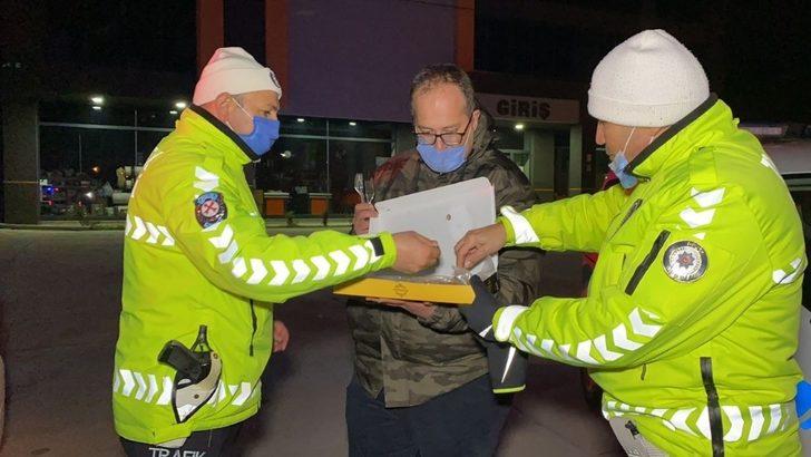 Basın mensuplarından uygulama yapan polislere jest G3