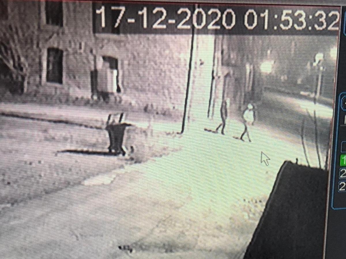 Kafaya taktıkları klima motorunu 2. girişimde &ccedil;almayı başardılar