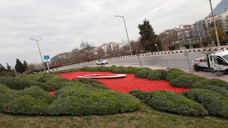 Devlet Bahçeli Kavşağı’ndaki Türk Bayrağı motifi yenilendi G3