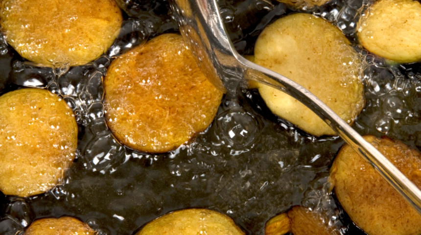 Kendisi küçük etkisi büyük! Kızartma kokusunu anında gideriyor