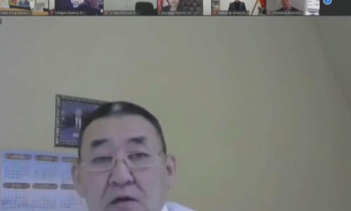 Rusya&rsquo;da yerel meclis toplantısında &lsquo;dekolte&rsquo; krizi