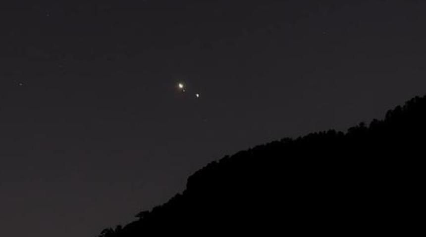 Jüpiter-Satürn yakınlaşması Antalya'dan böyle görüntülendi