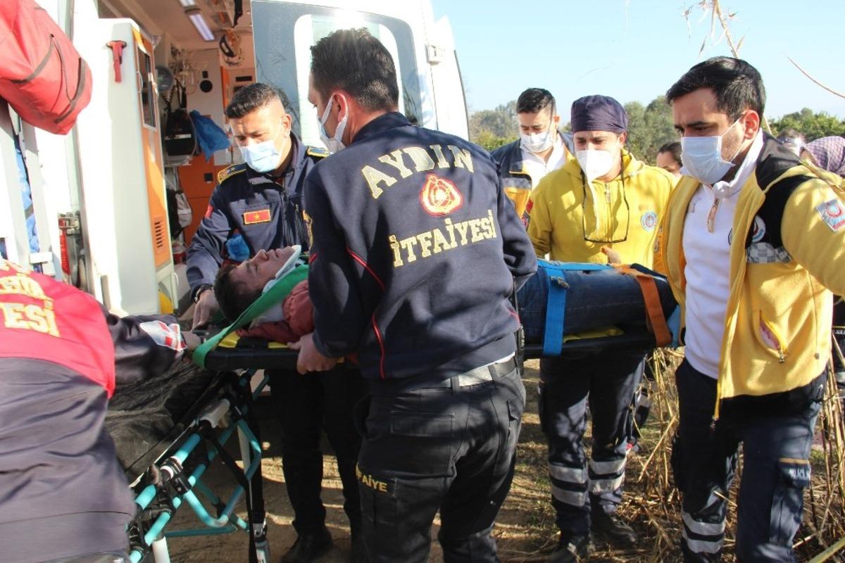 Tarlada &ccedil;alışan &ccedil;ift&ccedil;i, Mergen &ccedil;ayına u&ccedil;an s&uuml;r&uuml;c&uuml;n&uuml;n hayatını kurtardı