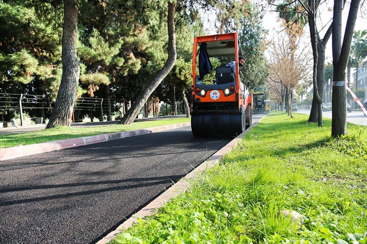 Adana&rsquo;da asfalt ve bisiklet yolu yapımı devam ediyor