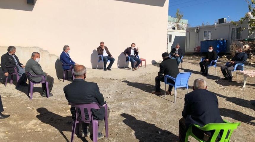 Kaymakam Alemderoğlu k&ouml;ylerin sorunlarını yerinde tespit ediyor