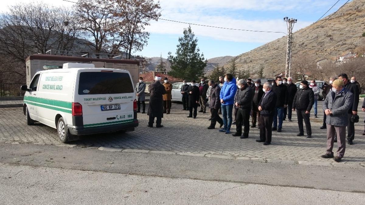 Yaşlı &ccedil;ift 15 g&uuml;n ara ile korona vir&uuml;se yenik d&uuml;şt&uuml;