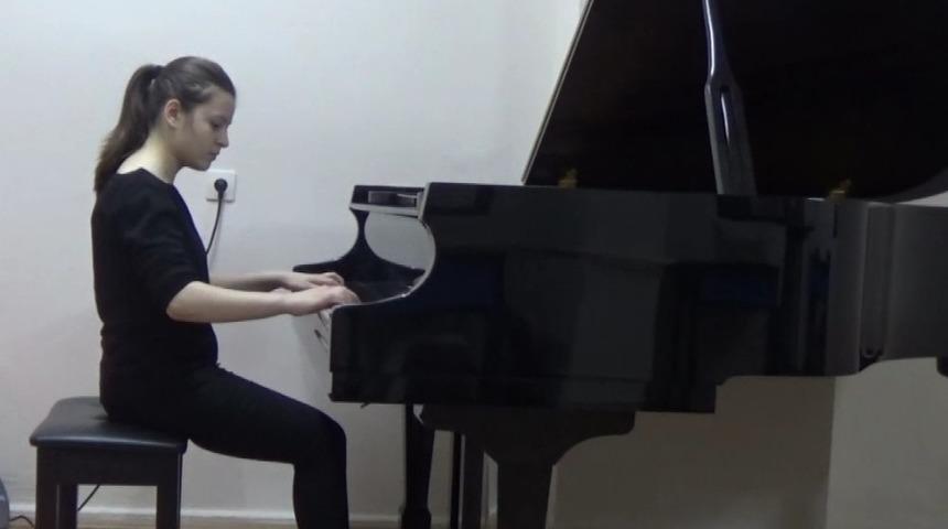 AD&Uuml; Devlet Konservatuvarı &ouml;ğrencisi uluslararası yarışmada ikinci oldu