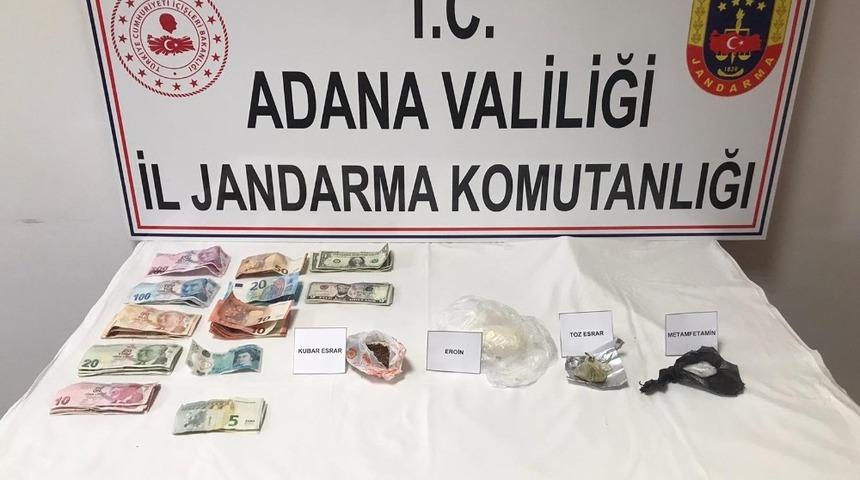 Antalya&rsquo;ya uyuşturucu g&ouml;t&uuml;rmek isteyen 3 kişi yakalandı