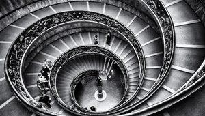 Rüyada merdiven inmek ne anlama gelir? Rüyada yüksek, mermer merdiven görmek ne demek?