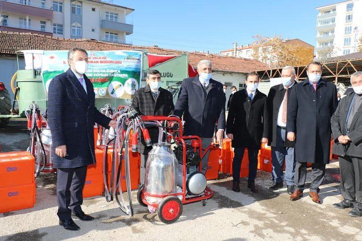 Elazığ’da besicilere makine ekipman desteği G1