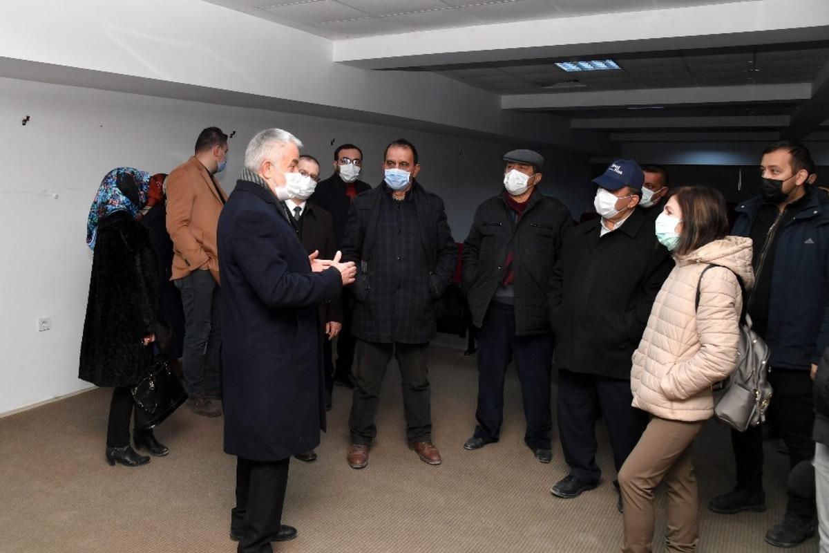 Isparta Belediye Başkanı Başdeğirmen, meclis &uuml;yelerine fuar alanındaki &ccedil;alışmaları anlattı